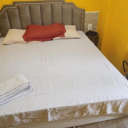 One Room With A Shared Bathroom Chisinau Luaran gambar